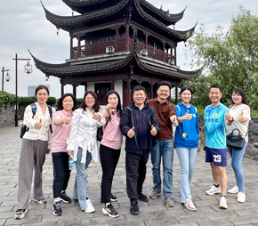 环护城河徒步，不仅锻炼了身体，放松了心情，加深了同事间的默契与感情，更是感受到了团队带来的陪伴与力量，展现了leyu·乐鱼(中国)体育官方网站
人的青春和活力，同时，引导大家养成良好的运动习惯，以更加饱满的精神状态，勇毅前行，为公司高质量发展蓄势赋能。